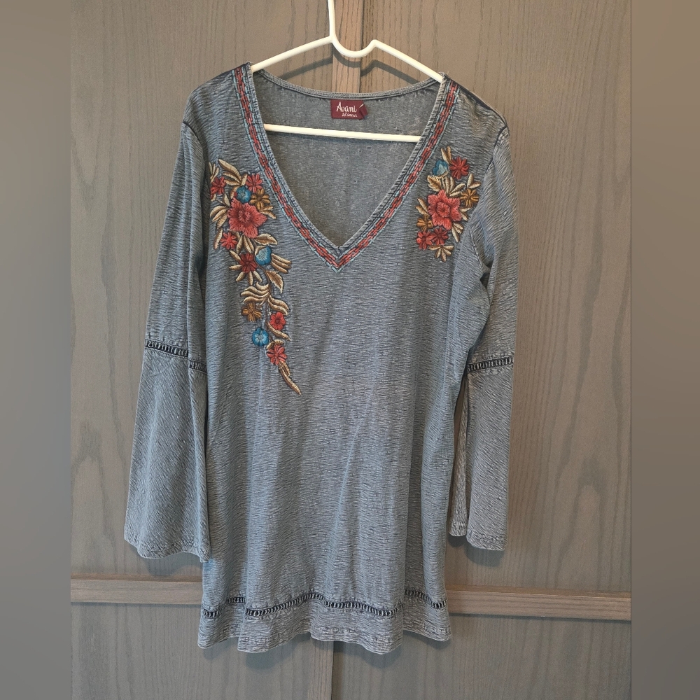 Avanti blue Embroidered Top